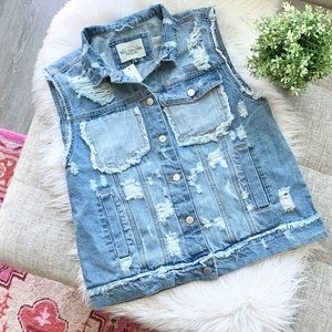 Francesca’s Paislee Distressed Denim Vest | Large